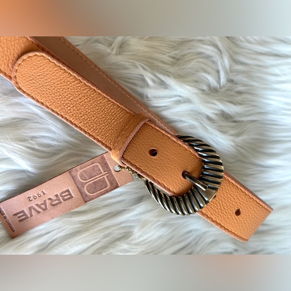 🇨🇦 Brave Leather Collection - Lisette - Picture 13 of 15